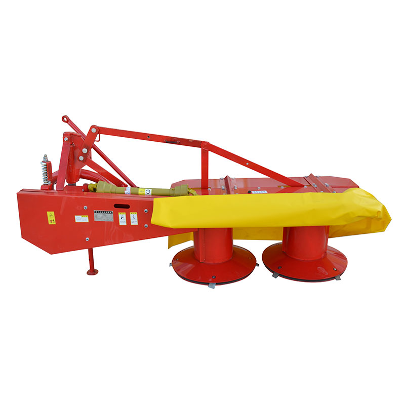 Колачи за трева што е монтиран со трактор Колачи за трева што е монтиран со трактор